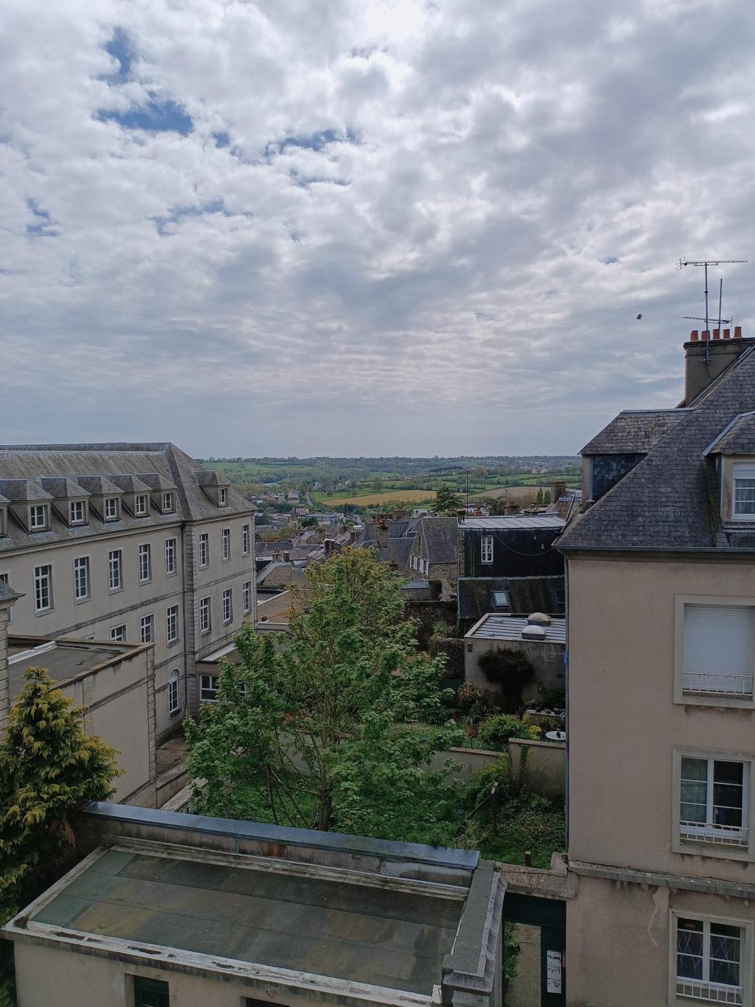 Elegant Studio ~Hyper Centre~ Apartment Coutances Exterior photo